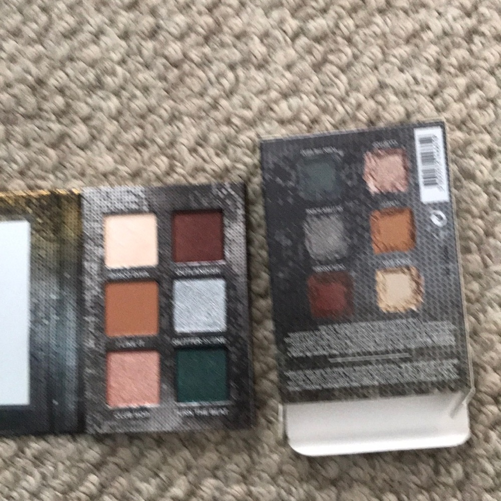 Urban Decay boogie 70’s eyeshadow palette - Picture 5 of 7